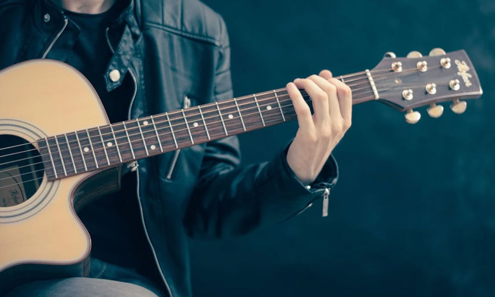 Learning Music Instruments Online